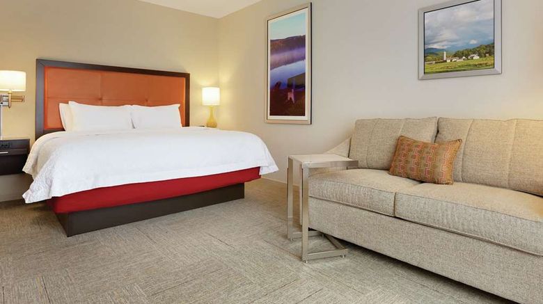 <b>Hampton Inn St Albans Room</b>. Images powered by <a href="https://iceportal.shijigroup.com/" title="IcePortal" target="_blank">IcePortal</a>.
