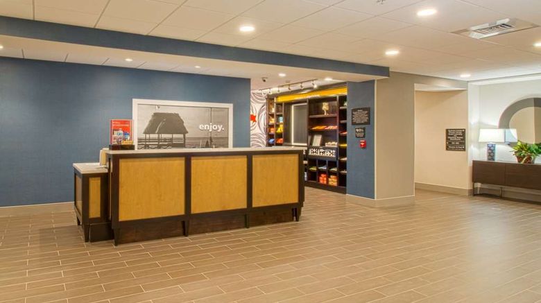 <b>Hampton Inn Crestview South I-10 Lobby</b>. Images powered by <a href="https://iceportal.shijigroup.com/" title="IcePortal" target="_blank">IcePortal</a>.