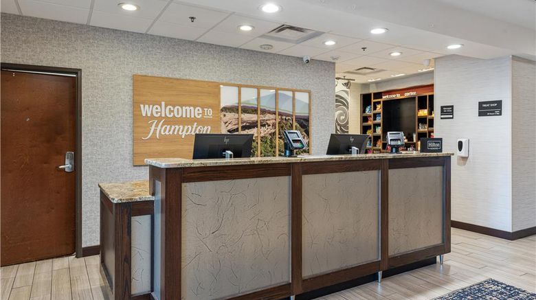 <b>Hampton Inn Mesa Verde/Cortez Lobby</b>. Images powered by <a href="https://iceportal.shijigroup.com/" title="IcePortal" target="_blank">IcePortal</a>.