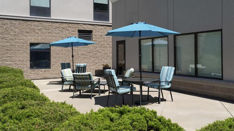 Hampton Inn Fairmont Exterior
