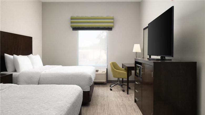 <b>Hampton Inn Fairmont Room</b>. Images powered by <a href="https://iceportal.shijigroup.com/" title="IcePortal" target="_blank">IcePortal</a>.