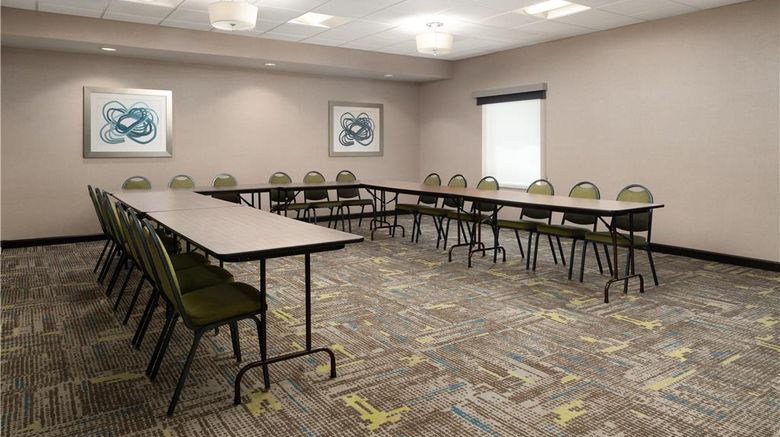 <b>Hampton Inn Fairmont Meeting</b>. Images powered by <a href="https://iceportal.shijigroup.com/" title="IcePortal" target="_blank">IcePortal</a>.