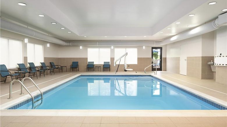 <b>Hampton Inn Fairmont Pool</b>. Images powered by <a href="https://iceportal.shijigroup.com/" title="IcePortal" target="_blank">IcePortal</a>.