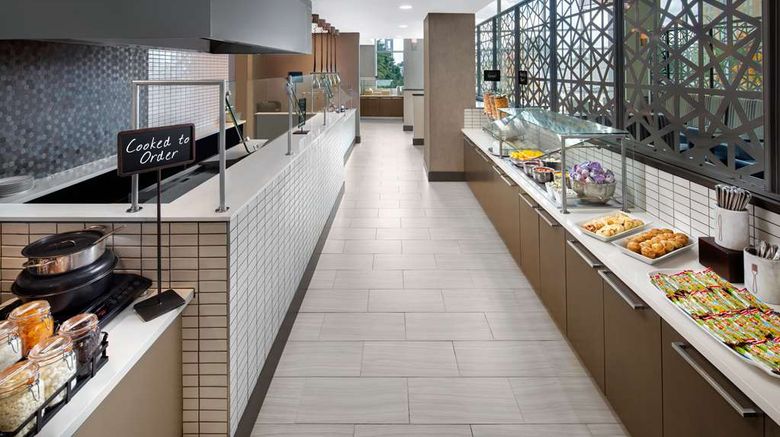 <b>Embassy Suites by Hilton Uptown Restaurant</b>. Images powered by <a href="https://iceportal.shijigroup.com/" title="IcePortal" target="_blank">IcePortal</a>.