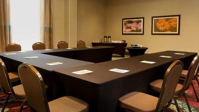 <b>Hilton Garden Inn Arvada/Denver Meeting</b>. Images powered by <a href="https://iceportal.shijigroup.com/" title="IcePortal" target="_blank">IcePortal</a>.