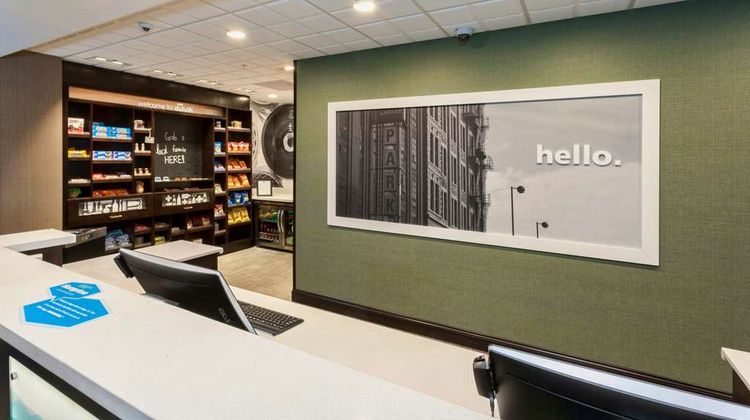 Hampton Inn & Suites Duluth North Lobby