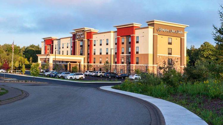 Hampton Inn & Suites Duluth North Exterior