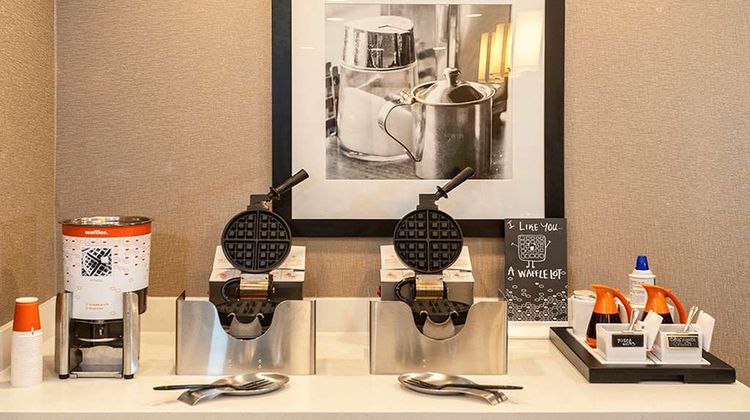 Hampton Inn & Suites Duluth North Restaurant