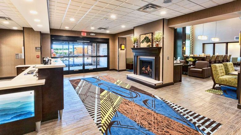 <b>Hampton Inn & Suites Duluth North Lobby</b>. Images powered by <a href="https://iceportal.shijigroup.com/" title="IcePortal" target="_blank">IcePortal</a>.