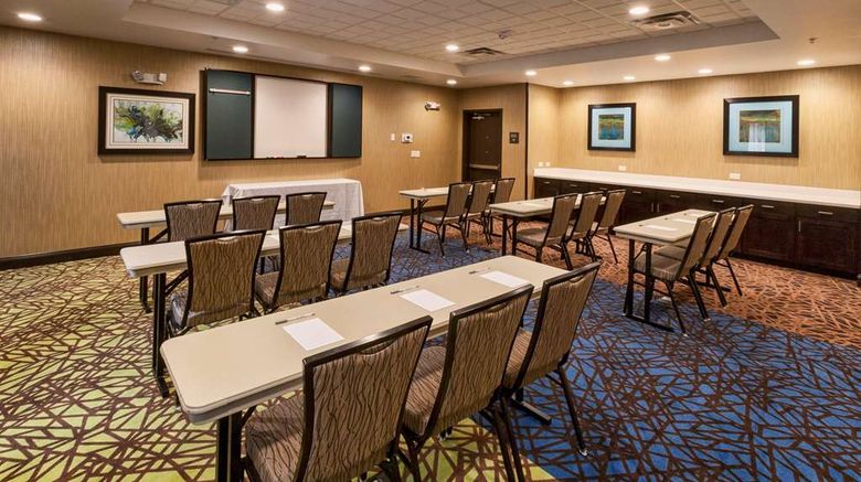 <b>Hampton Inn & Suites Duluth North Meeting</b>. Images powered by <a href="https://iceportal.shijigroup.com/" title="IcePortal" target="_blank">IcePortal</a>.