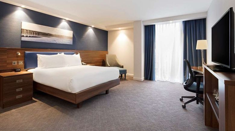 <b>Hampton by Hilton Dundee City Centre Room</b>. Images powered by <a href="https://iceportal.shijigroup.com/" title="IcePortal" target="_blank">IcePortal</a>.