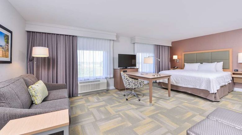 <b>Hampton Inn & Suites Altoona/Des Moines Room</b>. Images powered by <a href="https://iceportal.shijigroup.com/" title="IcePortal" target="_blank">IcePortal</a>.