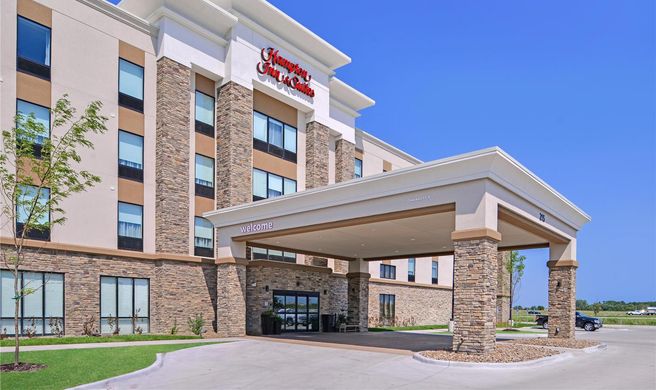 Hampton Inn & Suites Altoona/Des Moines Exterior