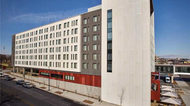Hilton Des Moines Downtown Exterior