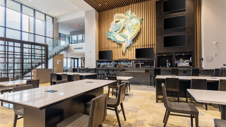 Hilton Des Moines Downtown Lobby