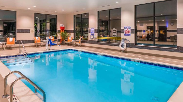 Hampton Inn & Suites Wixom Pool