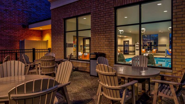 <b>Hampton Inn & Suites Wixom Exterior</b>. Images powered by <a href="https://iceportal.shijigroup.com/" title="IcePortal" target="_blank">IcePortal</a>.