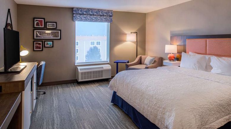 <b>Hampton Inn & Suites Wixom Room</b>. Images powered by <a href="https://iceportal.shijigroup.com/" title="IcePortal" target="_blank">IcePortal</a>.