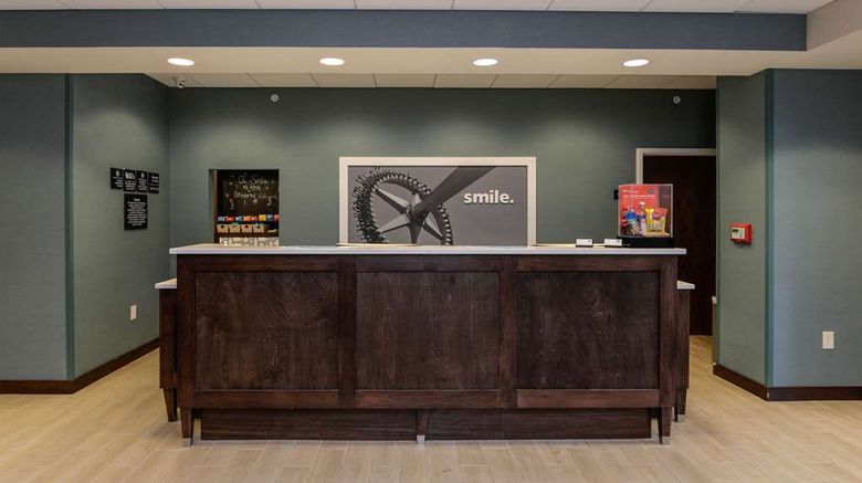 <b>Hampton Inn Brighton Lobby</b>. Images powered by <a href="https://iceportal.shijigroup.com/" title="IcePortal" target="_blank">IcePortal</a>.