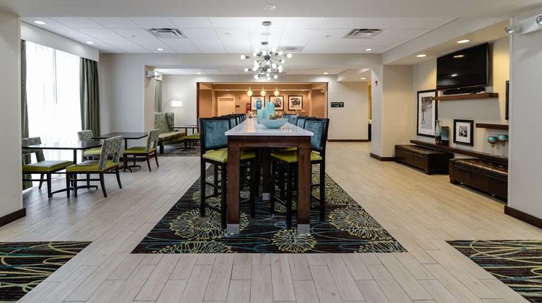 <b>Hampton Inn Brighton Restaurant</b>. Images powered by <a href="https://iceportal.shijigroup.com/" title="IcePortal" target="_blank">IcePortal</a>.