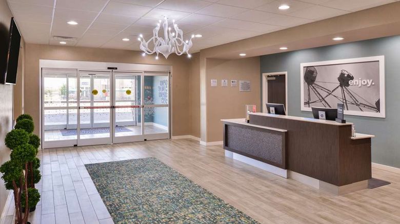 <b>Hampton Inn Emporia Lobby</b>. Images powered by <a href="https://iceportal.shijigroup.com/" title="IcePortal" target="_blank">IcePortal</a>.
