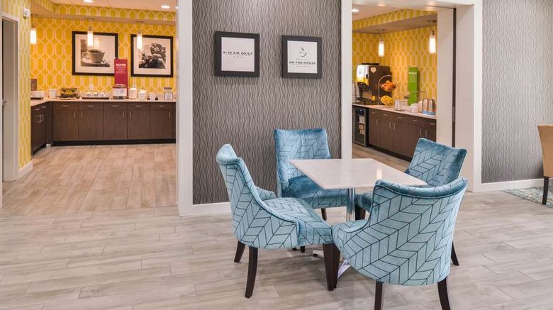 <b>Hampton Inn Emporia Lobby</b>. Images powered by <a href="https://iceportal.shijigroup.com/" title="IcePortal" target="_blank">IcePortal</a>.
