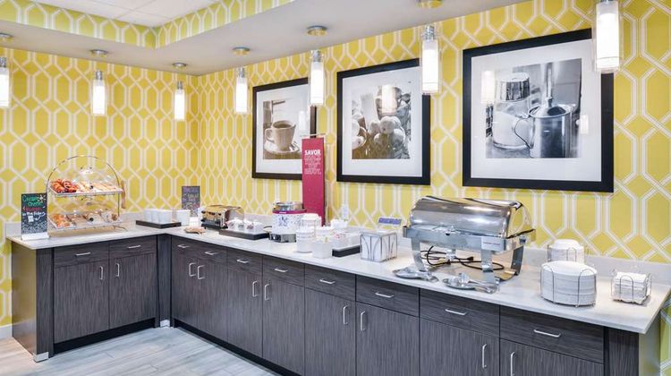 Hampton Inn Emporia Restaurant