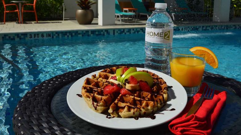 <b>Home2 Suites Ft Lauderdale Arpt/Cruise Pool</b>. Images powered by <a href="https://iceportal.shijigroup.com/" title="IcePortal" target="_blank">IcePortal</a>.