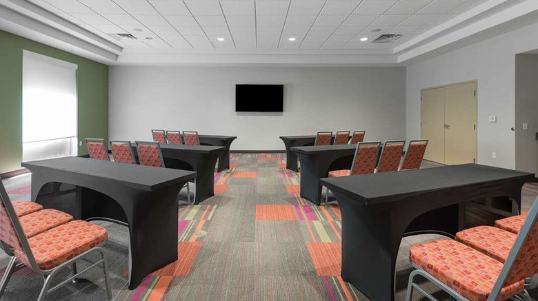 <b>Home2 Suites Ft Lauderdale Arpt/Cruise Meeting</b>. Images powered by <a href="https://iceportal.shijigroup.com/" title="IcePortal" target="_blank">IcePortal</a>.