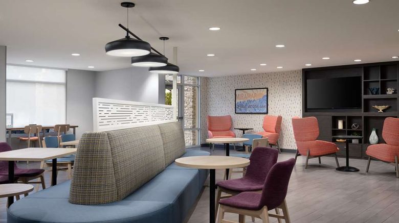 <b>Home2 Suites by Hilton Miramar Lobby</b>. Images powered by <a href="https://iceportal.shijigroup.com/" title="IcePortal" target="_blank">IcePortal</a>.