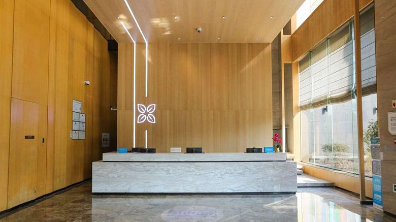 <b>Hilton Garden Inn Foshan Lobby</b>. Images powered by <a href="https://iceportal.shijigroup.com/" title="IcePortal" target="_blank">IcePortal</a>.