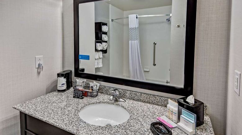<b>Hampton Inn Indianola Room</b>. Images powered by <a href="https://iceportal.shijigroup.com/" title="IcePortal" target="_blank">IcePortal</a>.