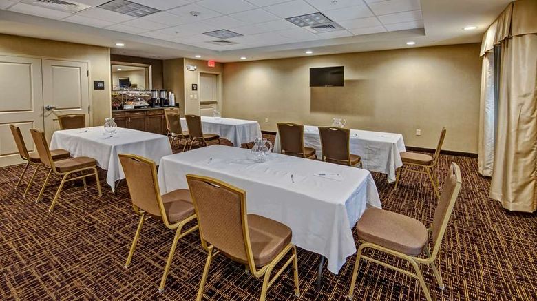 <b>Hampton Inn Indianola Meeting</b>. Images powered by <a href="https://iceportal.shijigroup.com/" title="IcePortal" target="_blank">IcePortal</a>.