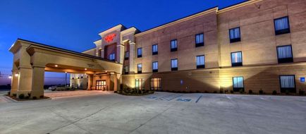 Hampton Inn Indianola Exterior