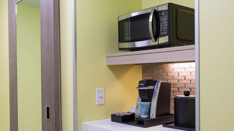 <b>Hilton Garden Inn Grand Rapids Airport Room</b>. Images powered by <a href="https://iceportal.shijigroup.com/" title="IcePortal" target="_blank">IcePortal</a>.