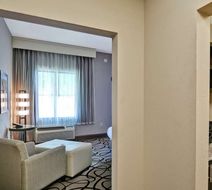 Doubletree by Hilton Hattiesburg Room
