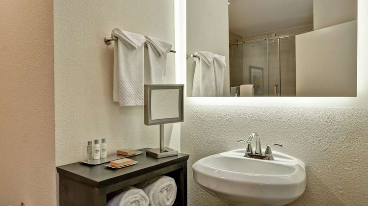 Doubletree by Hilton Hattiesburg Room