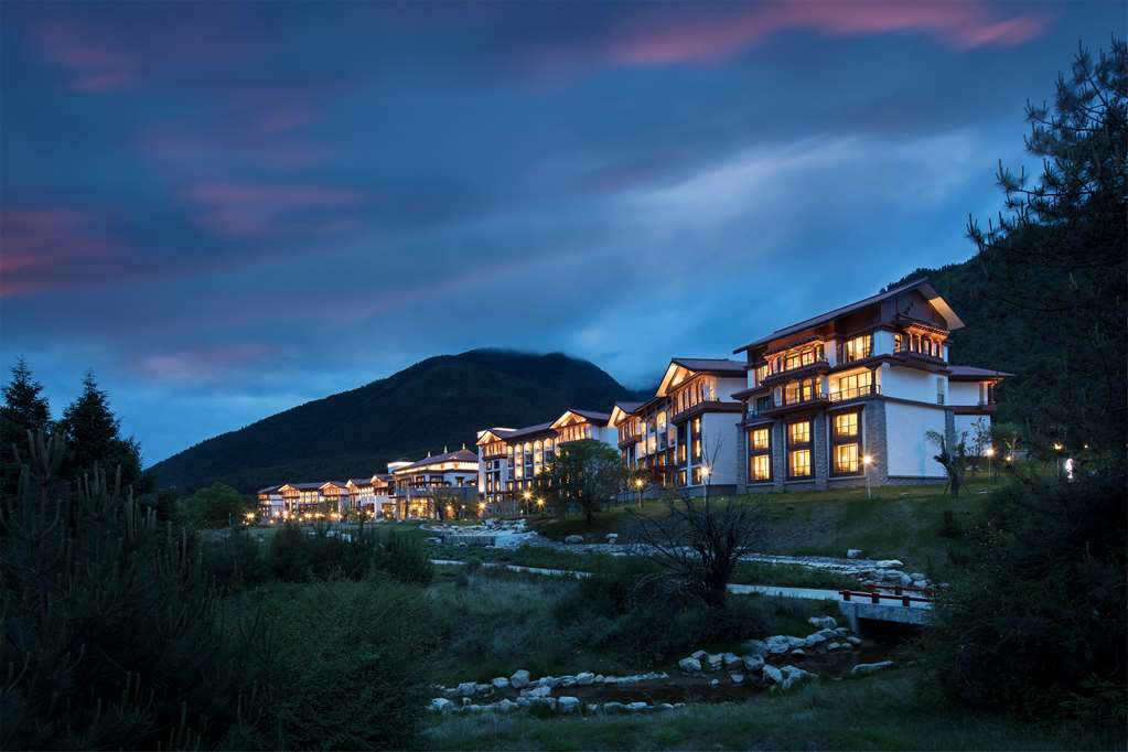 【稀少】Fine Hotels,Resorts & Spas Directory Hilton Linzhi Resort- Nyingchi (Linzhi), China Hotels- GDS