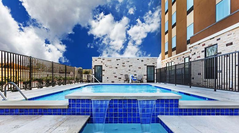 <b>Hampton Inn & Suites Houston/Atascocita Pool</b>. Images powered by <a href="https://iceportal.shijigroup.com/" title="IcePortal" target="_blank">IcePortal</a>.