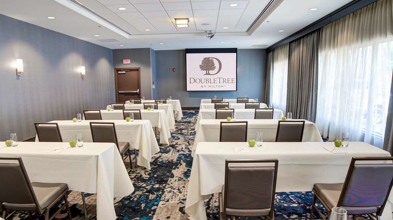 <b>DoubleTree by Hilton Harrisonburg Meeting</b>. Images powered by <a href="https://iceportal.shijigroup.com/" title="IcePortal" target="_blank">IcePortal</a>.