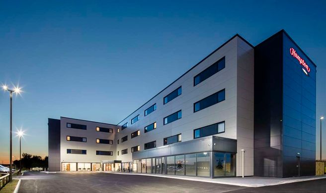 Hampton by Hilton Humberside Airport Exterior