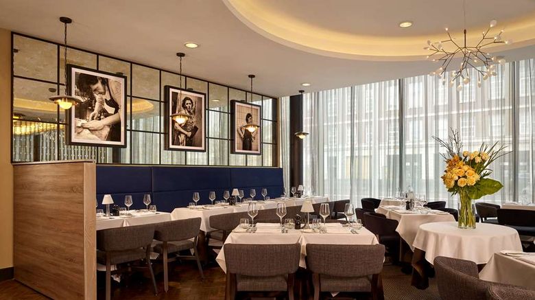 <b>DoubleTree by Hilton Hull Restaurant</b>. Images powered by <a href="https://iceportal.shijigroup.com/" title="IcePortal" target="_blank">IcePortal</a>.