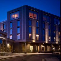DoubleTree by Hilton Hull