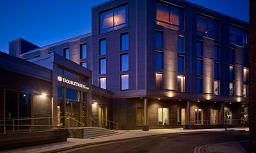 DoubleTree by Hilton Hull