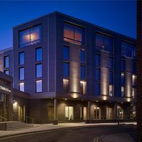 DoubleTree by Hilton Hull