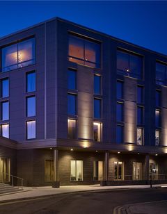 DoubleTree by Hilton Hull