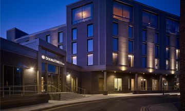 DoubleTree by Hilton Hull