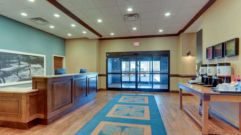 <b>Hampton Inn & Suites Hartsville Lobby</b>. Images powered by <a href="https://iceportal.shijigroup.com/" title="IcePortal" target="_blank">IcePortal</a>.