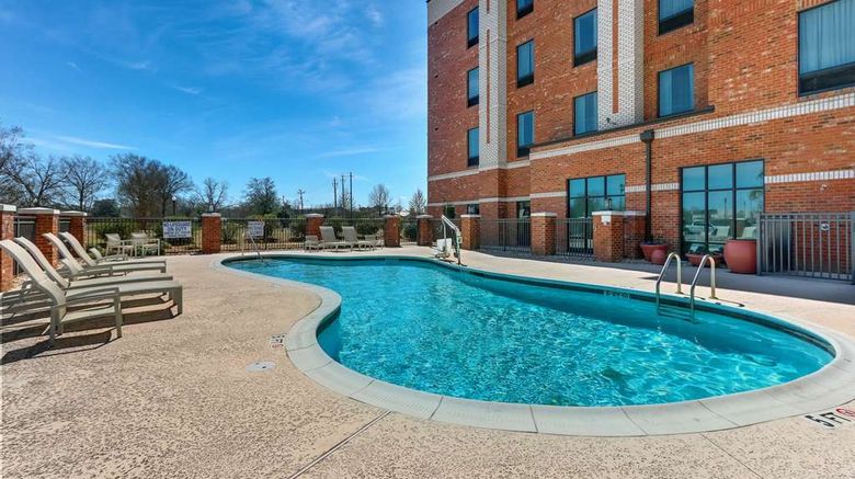 <b>Hampton Inn & Suites Hartsville Pool</b>. Images powered by <a href="https://iceportal.shijigroup.com/" title="IcePortal" target="_blank">IcePortal</a>.