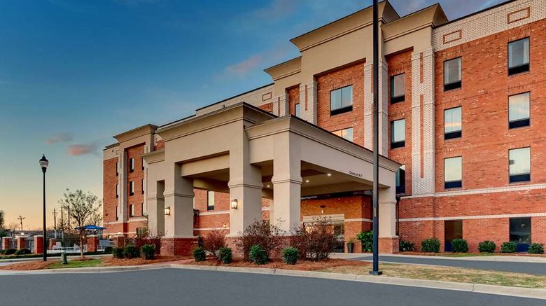 <b>Hampton Inn & Suites Hartsville Exterior</b>. Images powered by <a href="https://iceportal.shijigroup.com/" title="IcePortal" target="_blank">IcePortal</a>.